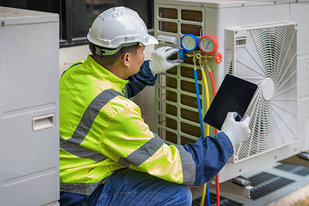 Professional Hvac technician working in Kirkersville, OH